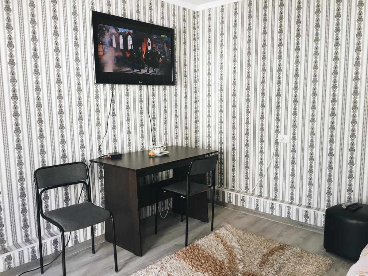 Holiday Hostel House Bisjkek Eksteriør bilde