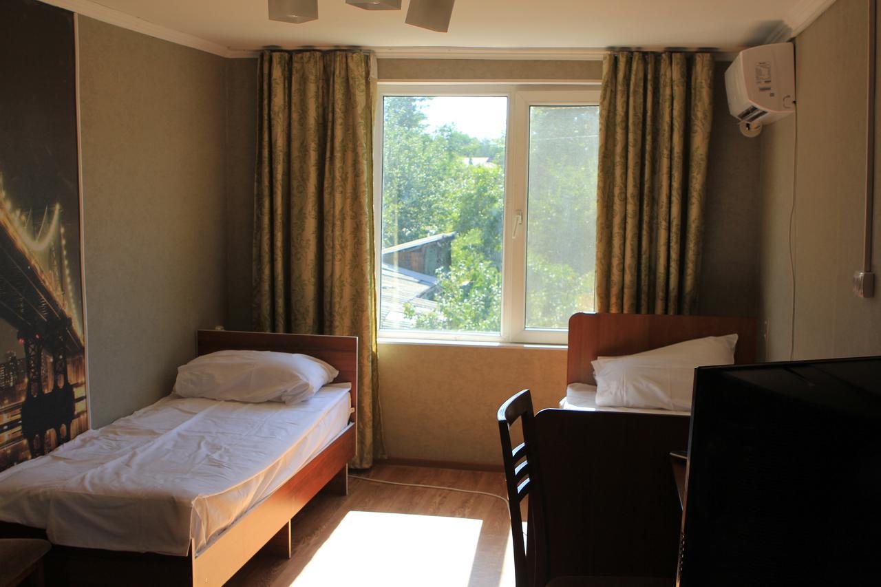 Holiday Hostel House Bisjkek Eksteriør bilde