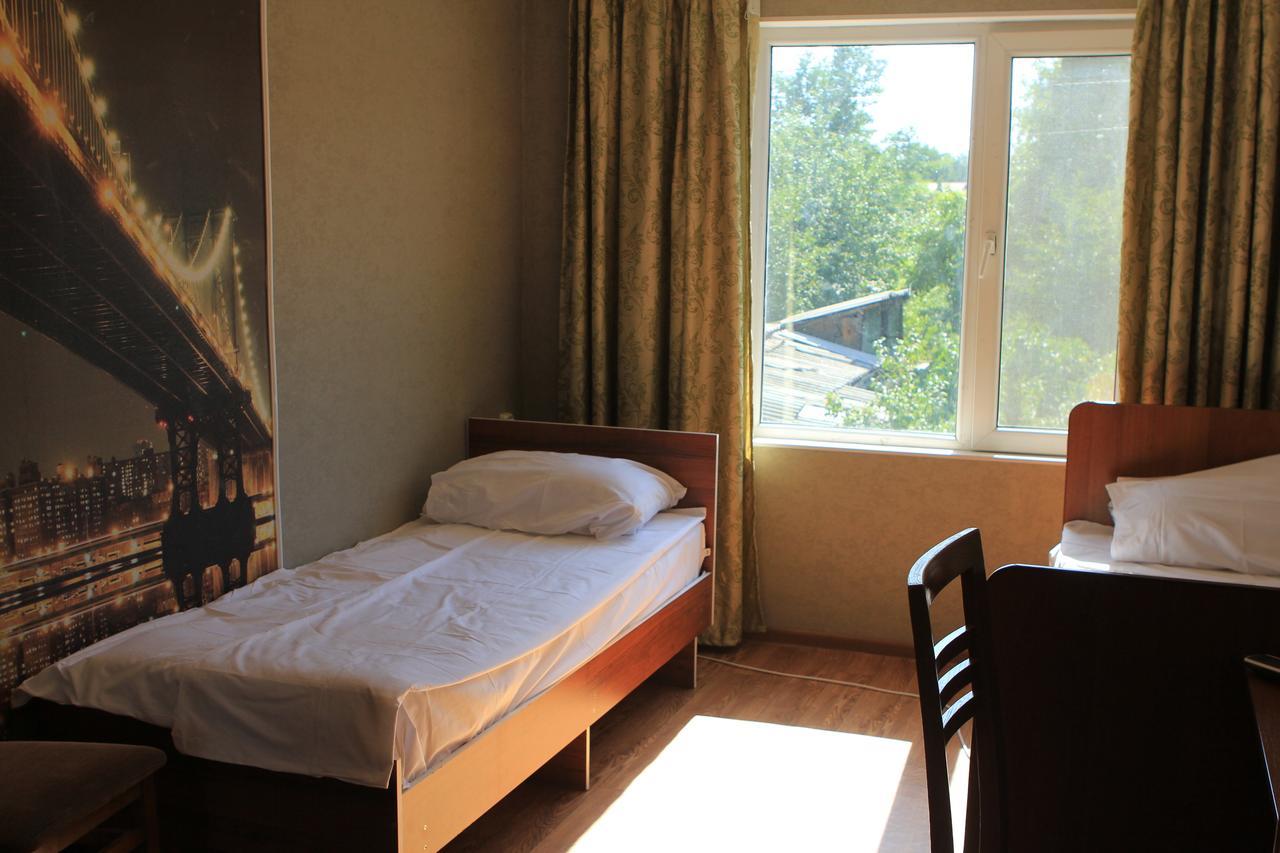 Holiday Hostel House Bisjkek Eksteriør bilde