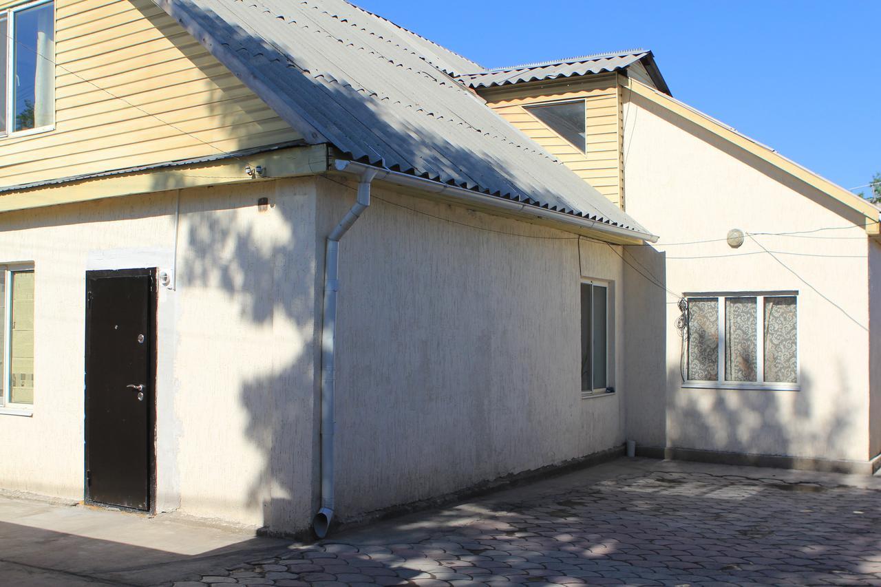Holiday Hostel House Bisjkek Eksteriør bilde