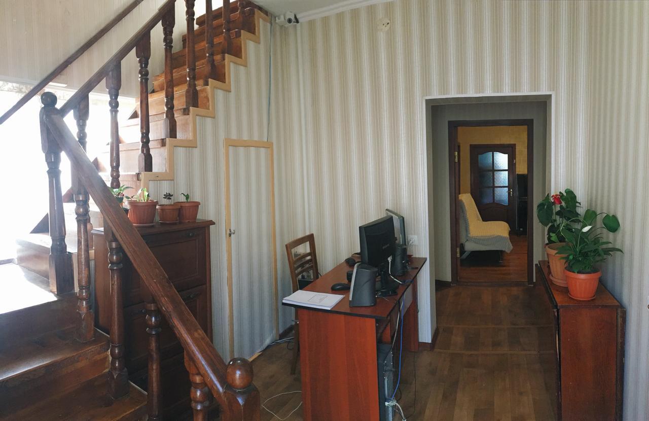 Holiday Hostel House Bisjkek Eksteriør bilde